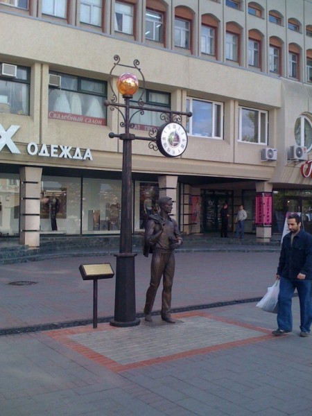 Необычные памятники