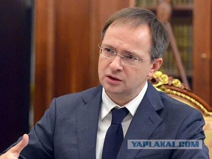 Мединский призвал уменьшить число развлекательных передач на российском ТВ
