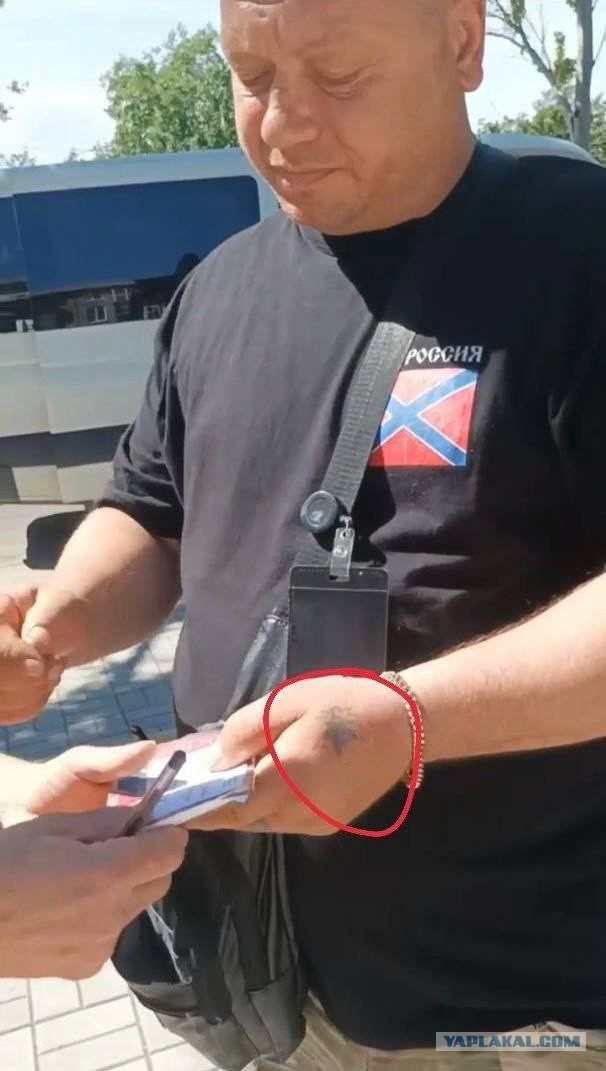 В Апатитах проводили в последний путь своих героев - сержанта Алексея Агаркова и рядового Валерия Соколова