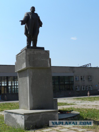 Памятники Ленину