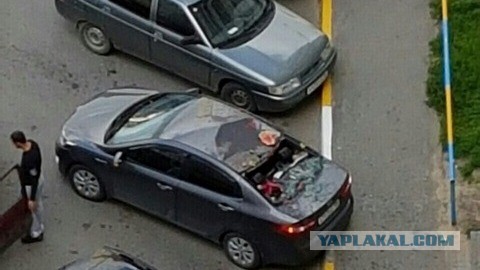 Очередное наглое хамство при парковке. Один уехал, другой встал. И конца этому нет