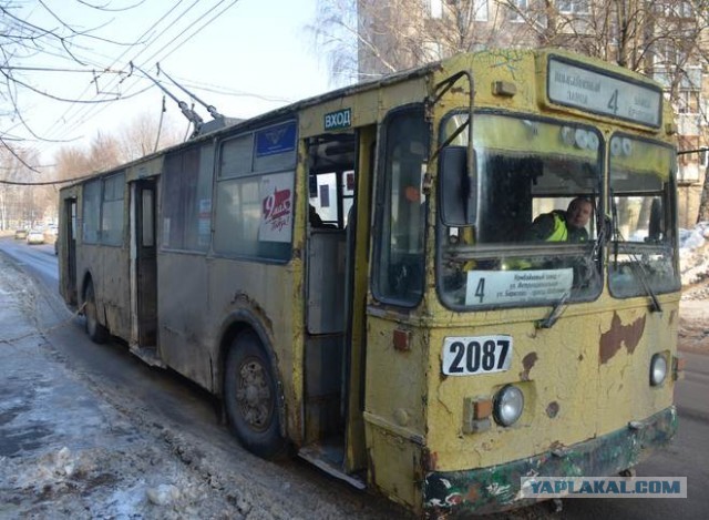 В Мариуполе запущены первые троллейбусы