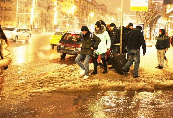 Просто уборка снега в Киеве