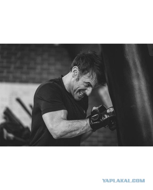 Президент Франции Макрон получил пощёчину от жены во время визита во Вьетнам