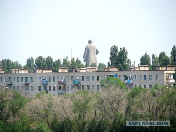 Самая большая в мире голова Ленина