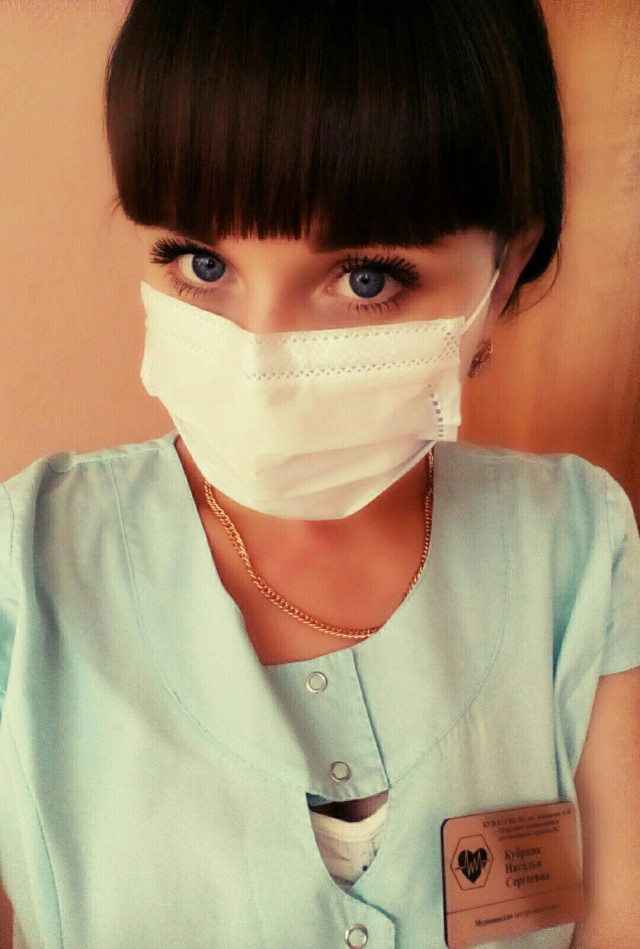 Девушки в белых халатах