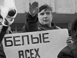 В Киеве снесли памятник Ватутину