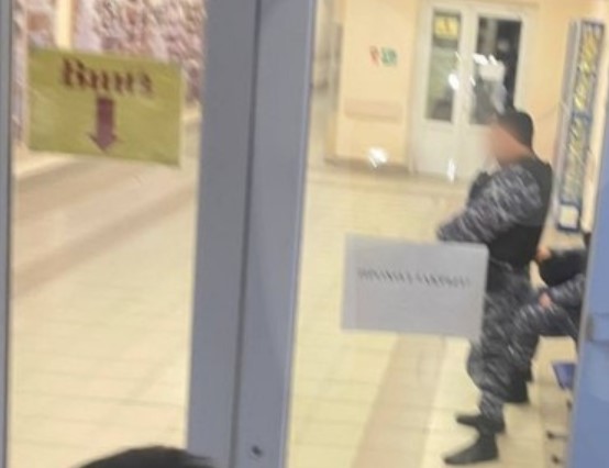 В питерской школе №191, где девятиклассник напал на педагога, были установлены рамки металлодетектора