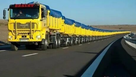 Кому татарочку, пацаны?