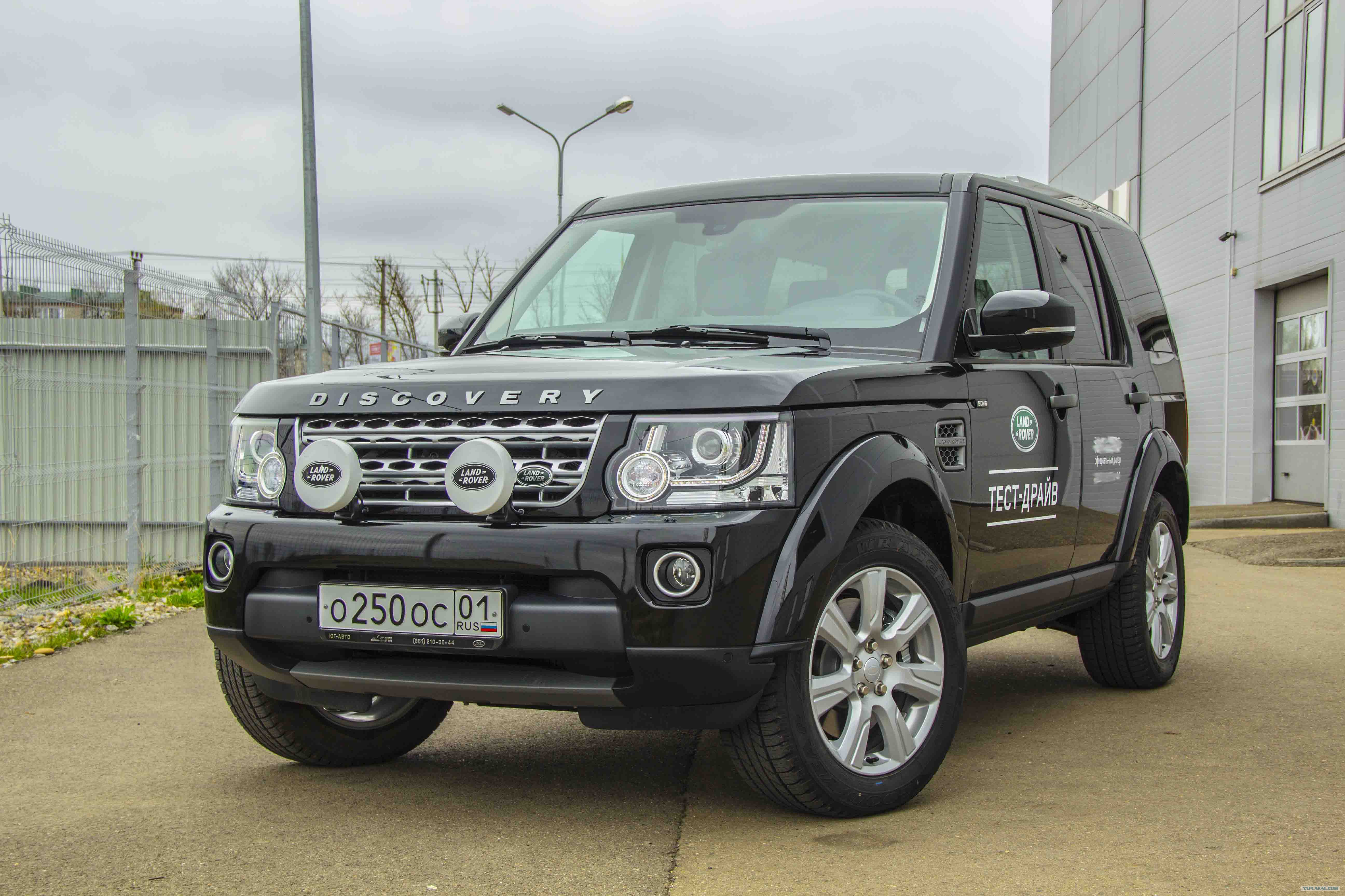 Дискавери ростов на дону. Land Rover Discovery 4. Land Rover Дискавери 4. Land Rover Discovery 4 2016. Land Rover Discovery 3.
