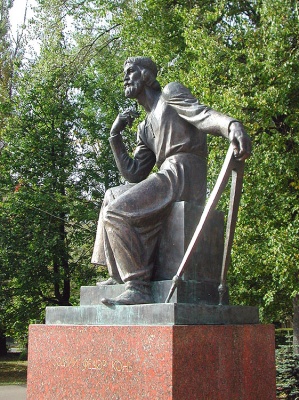 Памятники, которые иначе воспринимаются народом