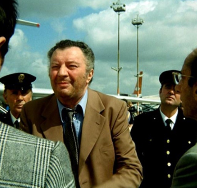 В Шереметьево инженер «Аэрофлота» спрятался в туалете самолёта, который вылетал в Майами. Он хотел зайцем улететь в Америку