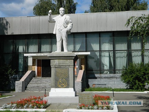 Ленин разный))
