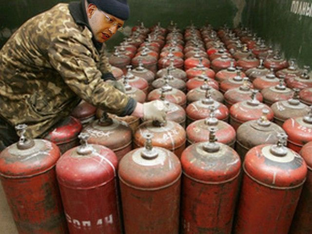 Яценюк заявил, что газ украл не он.