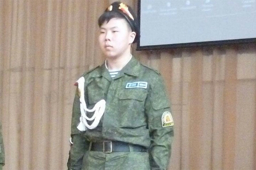 Пока один подросток с топором крушил школу в Улан-Удэ, другой - сын ветерана боевых действий - спасал детей