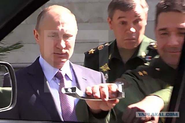 Путин потребовал за любые деньги срочно улучшить российское оружие