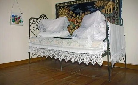 Как  же спал народ в русских селеньях?