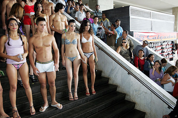 Государственный праздник нижнего белья в Бразилии