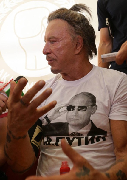 «Да, я уехал и ушел из МХТ. Скрипя зубами, доиграл в театре, и вырвал его из себя с кровью»