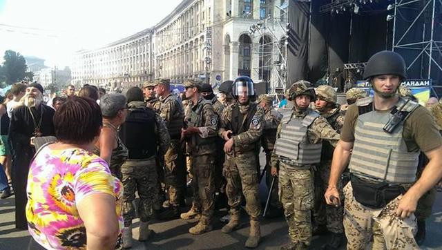 На Майдане снова горят шины