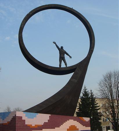 Памятники, которые иначе воспринимаются народом