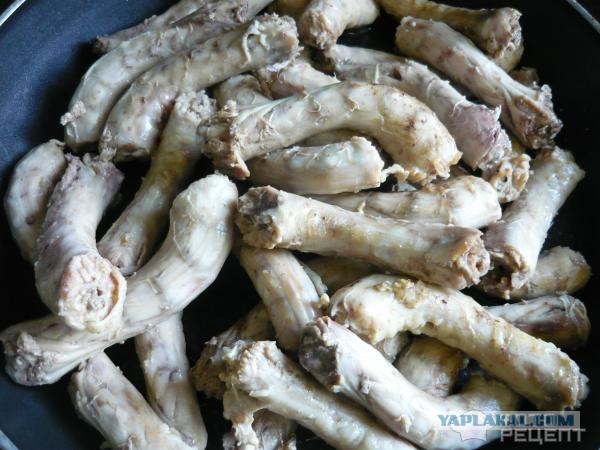 Аппетитный фотоснимок из школьной столовой.

Котлетки с пюрешкой