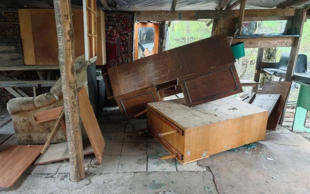 Вандалы разгромили лагерь Станислава Дробышевского под Брянском