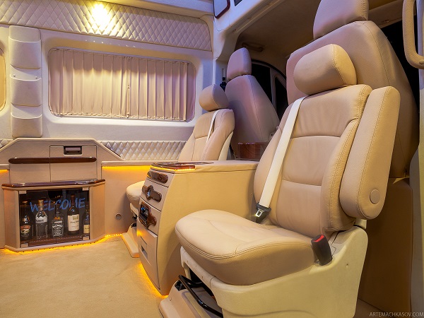 Превращение грузового фургона в VIP-лимузин