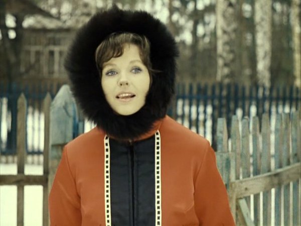 Брошенная всеми Наталья Фатеева живет в ужасной нищете, с трудом передвигаясь по квартире