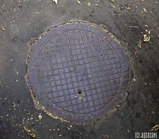 Рукожопство канализационного люка