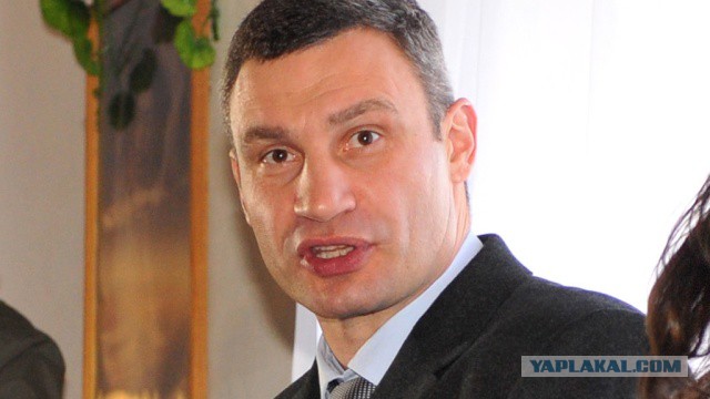 Масштабный пожар и взрыв на нефтебазе под Киевом