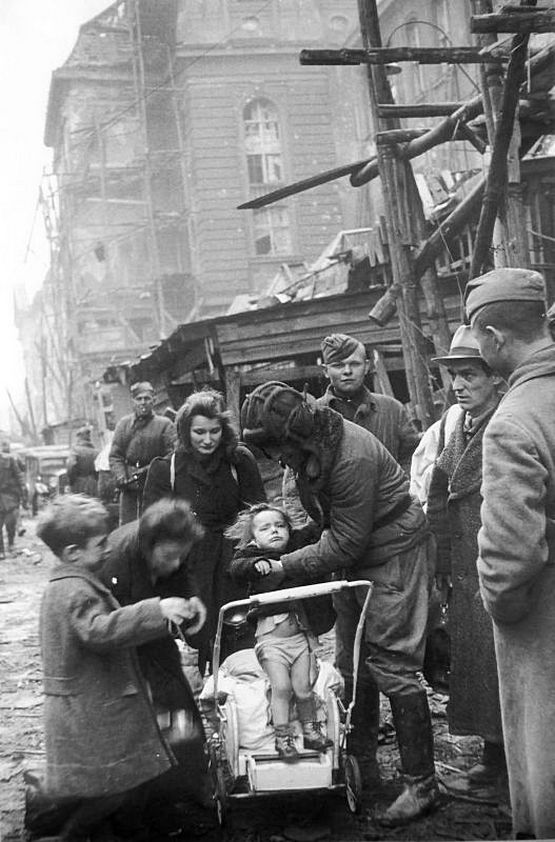 2 мая 1945 года