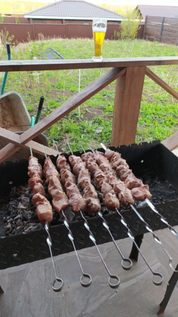 Традиция майских дачных шашлыков утрачена, конечно