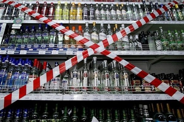 В Госдуме предлагают убрать с прилавков алкоголь