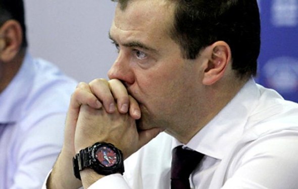 Дмитрий Медведев появился на заседании Совета по стратегическому развитию в часах Swatch за 100 долларов