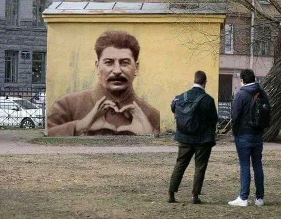 Уголовное дело возбуждено после появления граффити с Навальным в Петербурге