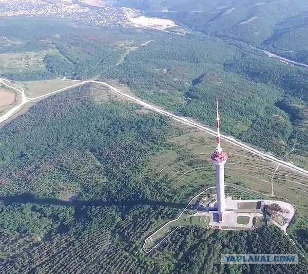Как легко они летят, беспилотники.