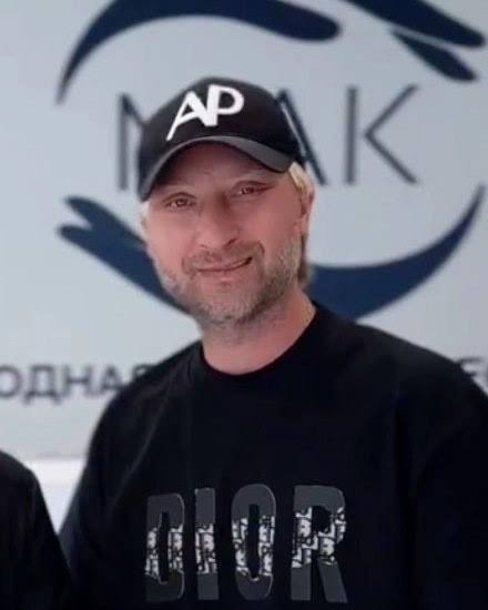 сына Евгения Плющенко Александра (Гном Гномыч) увезли на скорой