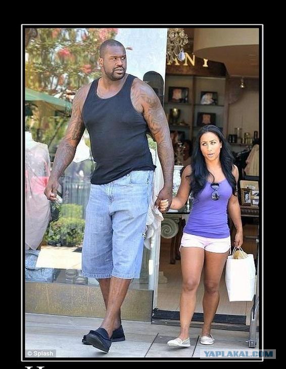 Он прикрывает кольцо или пугает соперников?