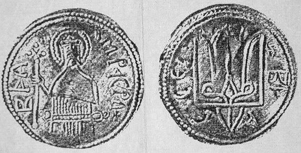 На дне обмелевшего Днепра была найдена монета 1739 года с двухглавым орлом