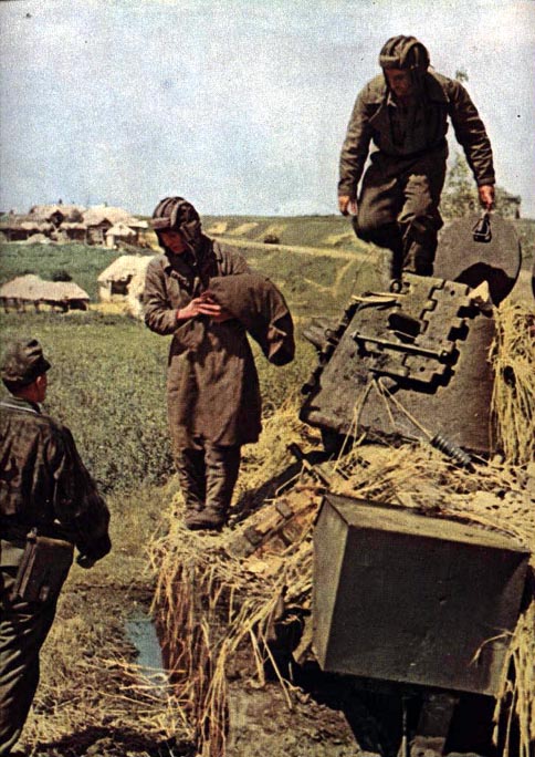 Немцы и русские в плену.