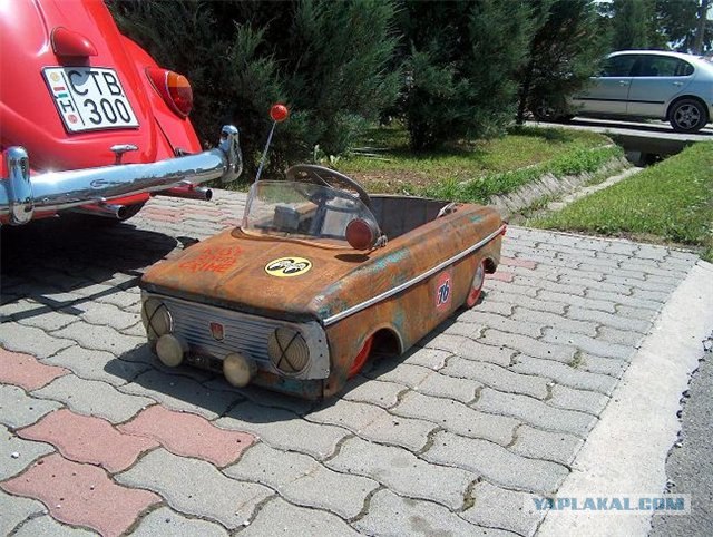 Загадочный автомобиль.