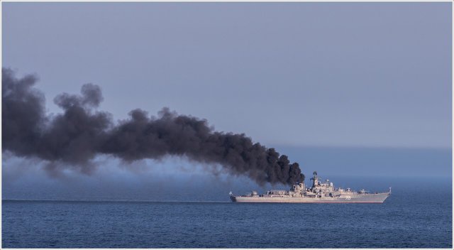 Два "утюга" в море