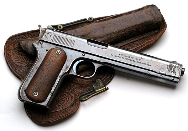 Первый в ряду "Кольтов": Colt M1900