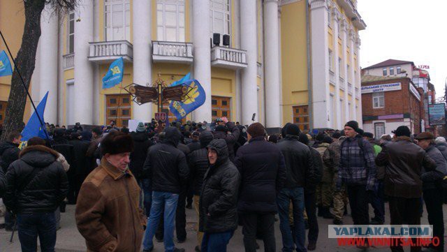 Активисты взяли штурмом Винницкий областной совет