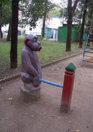 Суровые российские детские площадки
