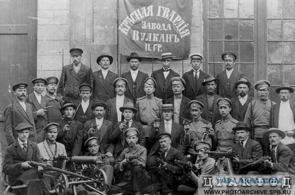 Срочник и часы: как командир учил солдата определять время по циферблату