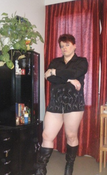 Давай я тебя ещё вот в этой позе сфоткаю