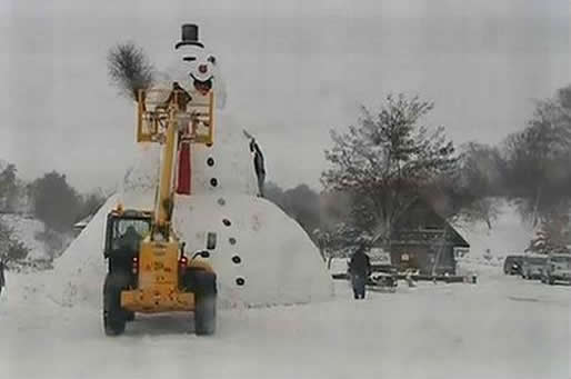 Польский снеговик-"годзилла"