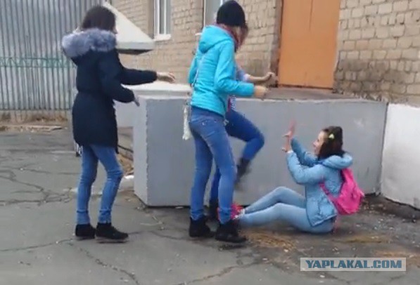 Очередное избиение школьницы...